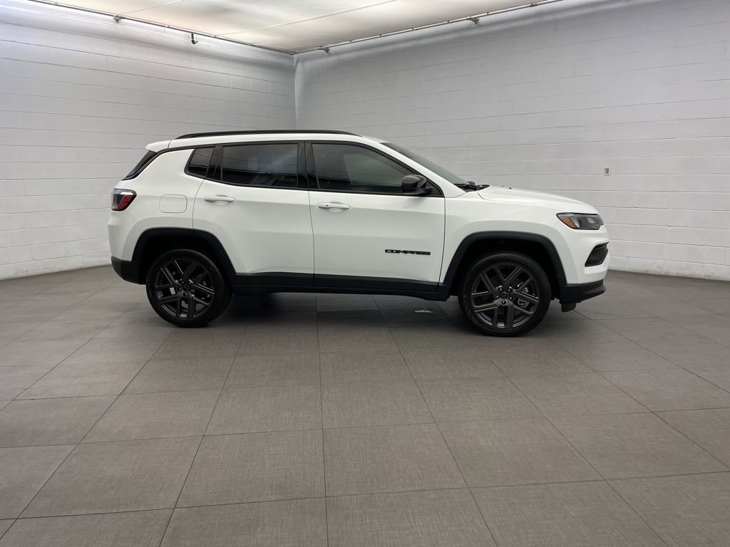 New 2026 Jeep Compass Latitude image 2