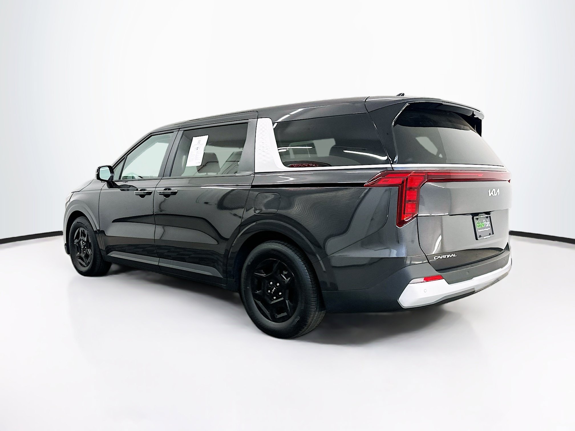 Used 2026 Kia Carnival FWD image 5