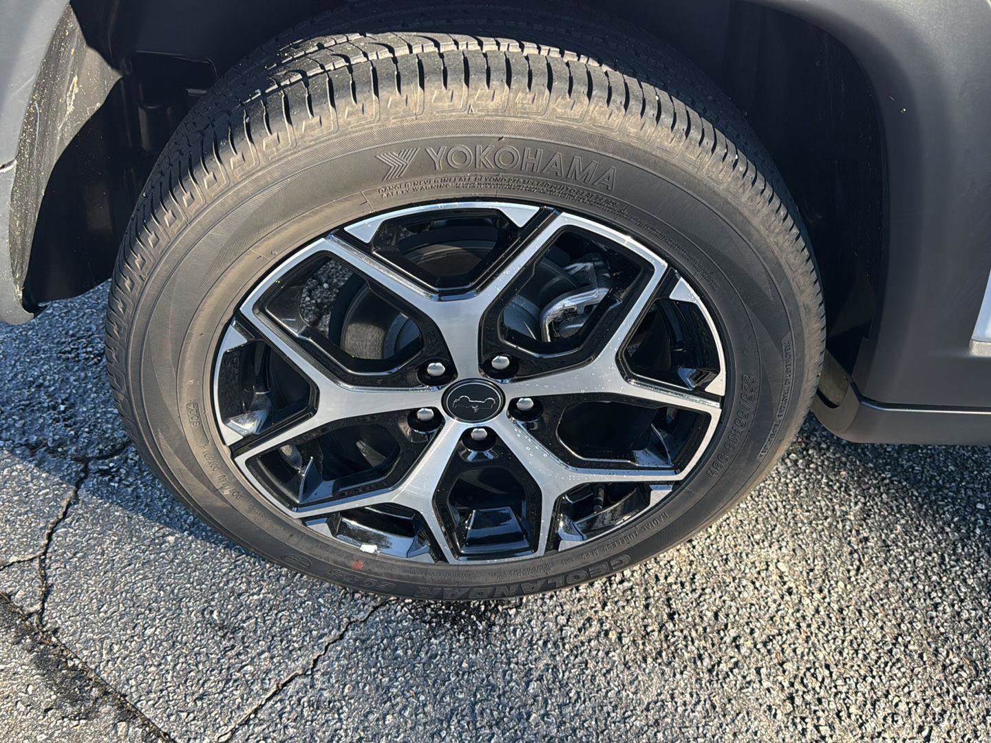 Used 2025 Jeep Compass Limited image 32