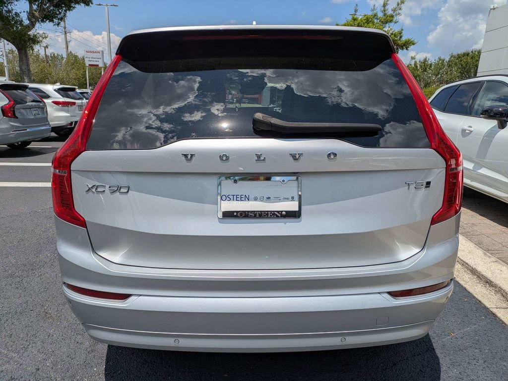 Used 2022 Volvo XC90 T5 Momentum AWD/4WD image 5