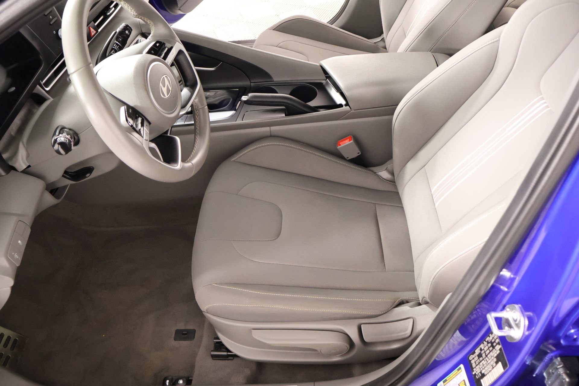 Used 2025 Hyundai Elantra Sport image 10