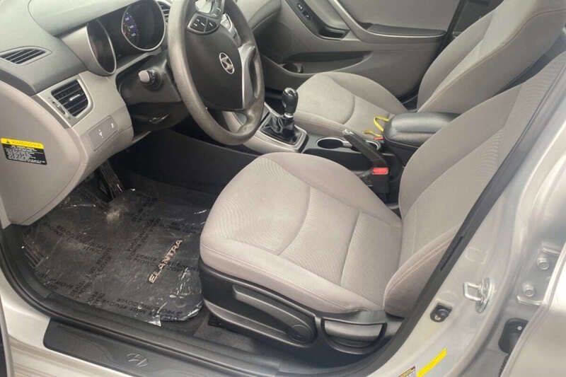 Used 2016 Hyundai Elantra SE image 3