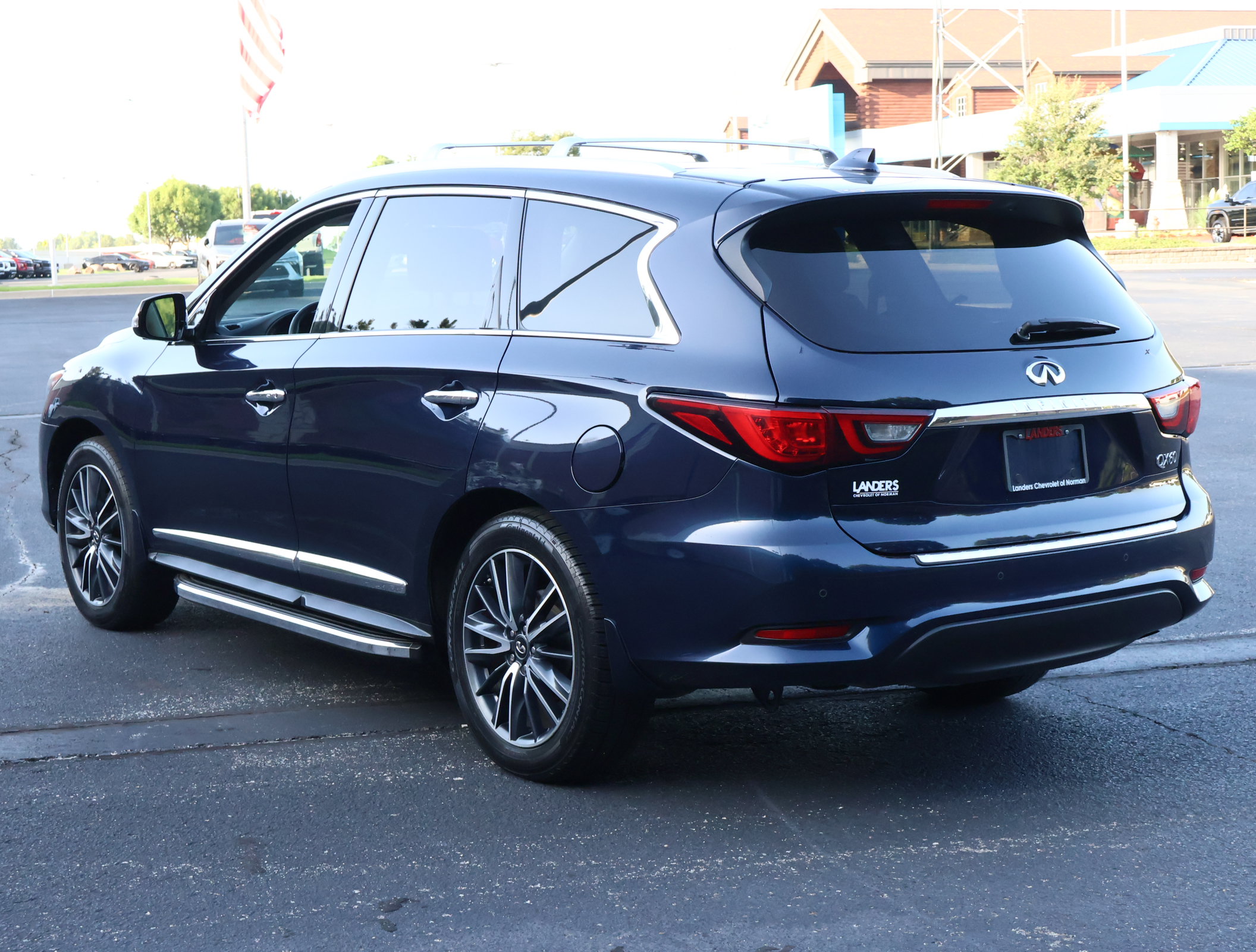 Used 2018 INFINITI QX60 FWD w/ Deluxe Technology Package image 6