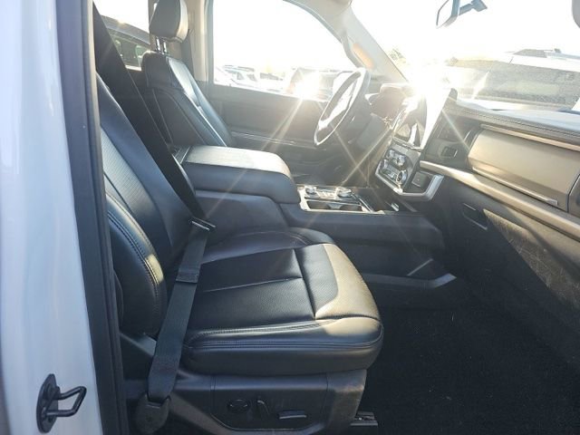 Used 2024 Ford Expedition XLT AWD/4WD image 10