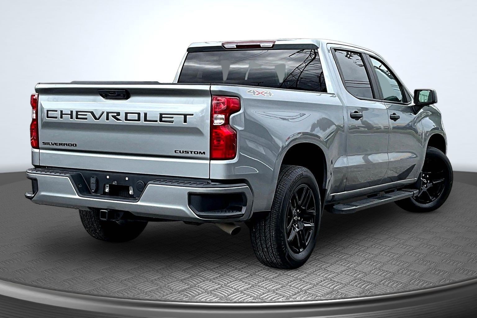 Used 2024 Chevrolet Silverado 1500 Custom w/ LPO, Dark Essentials Package AWD/4WD image 5