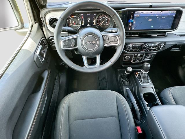 Used 2024 Jeep Wrangler Unlimited Sahara w/ Technology Group AWD/4WD image 22