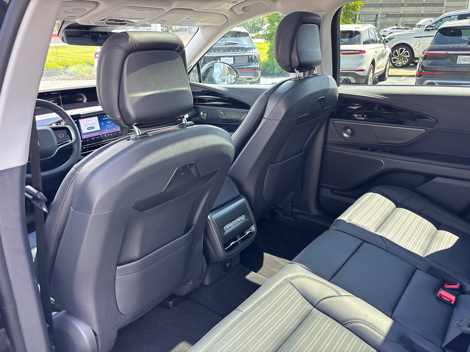 New 2026 Lincoln Nautilus Reserve w/ Jet Appearance Package AWD/4WD image 28