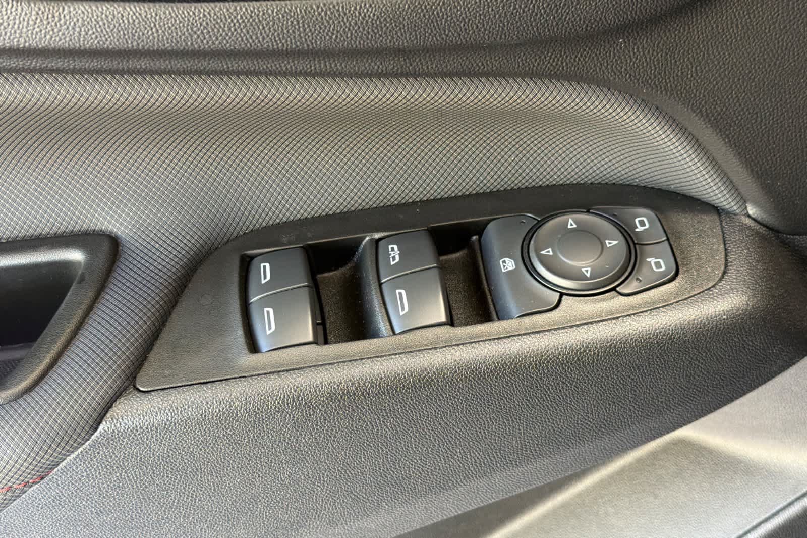 Used 2022 Chevrolet Equinox RS w/ Infotainment Package FWD image 13