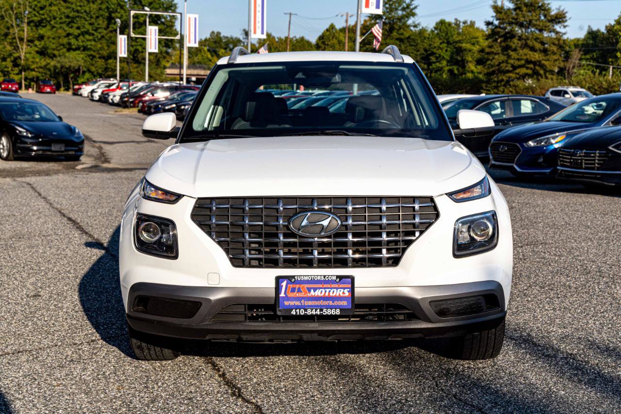 Used 2021 Hyundai Venue SEL FWD image 2