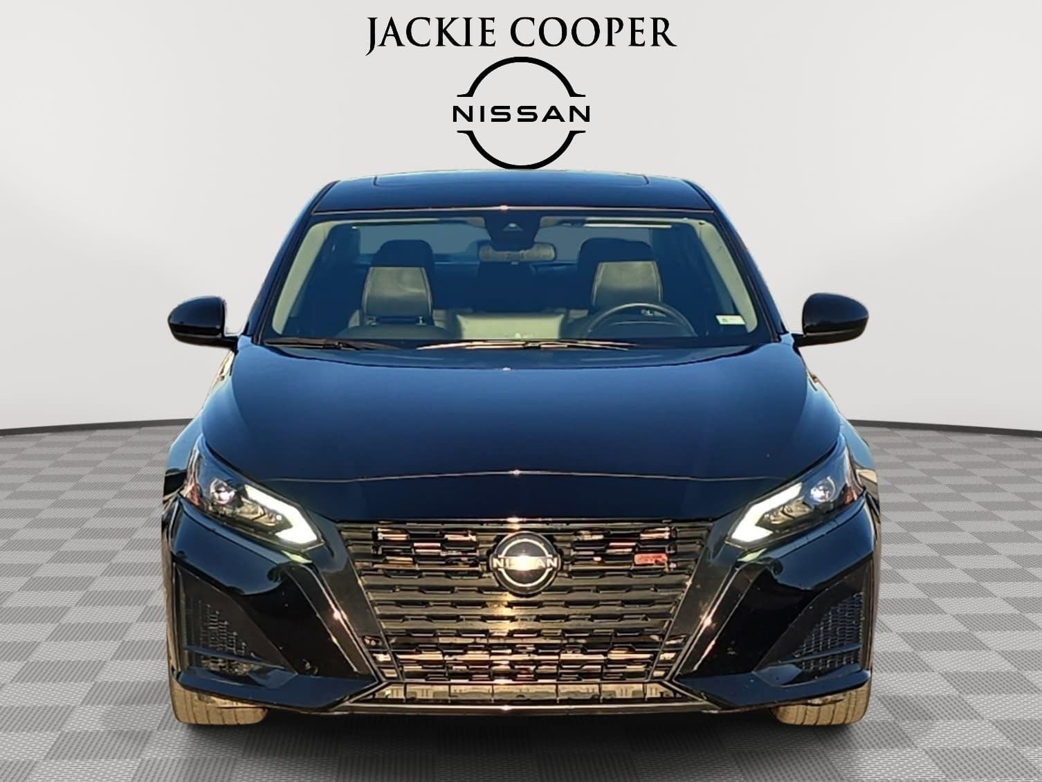 Certified 2023 Nissan Altima 2.5 SR w/ SR Premium Package FWD image 2