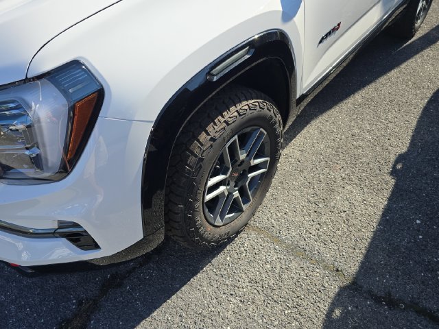 New 2027 GMC Terrain AT4 w/ Convenience Package III AWD/4WD image 10