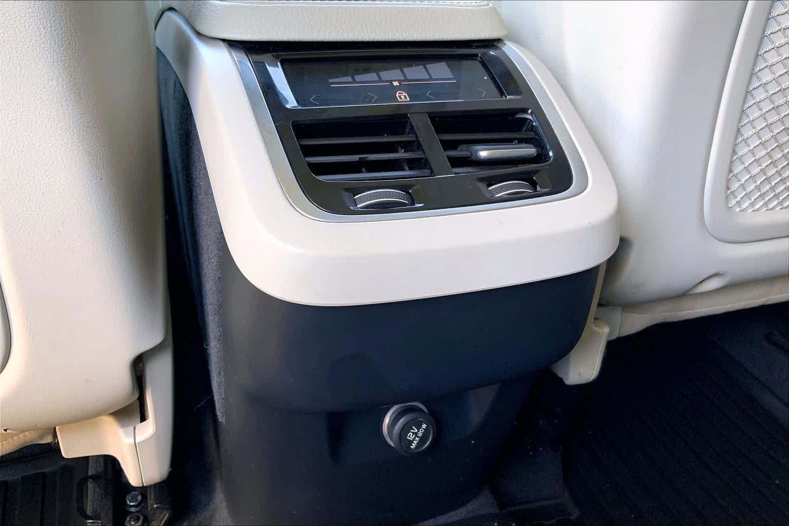 Used 2020 Volvo XC90 T5 Momentum w/ Protection Package Premier FWD image 35