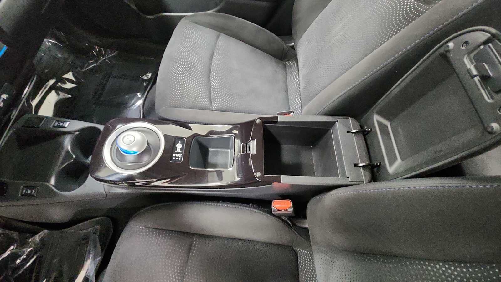 Used 2013 Nissan Leaf SV w/ LED & Quick Charge Pkg FWD image 22