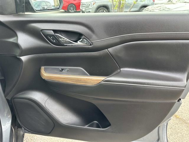 Used 2022 GMC Acadia SLE w/ Elevation Edition image 8