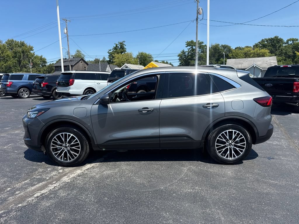 Used 2024 Ford Escape SE FWD 360° Tour