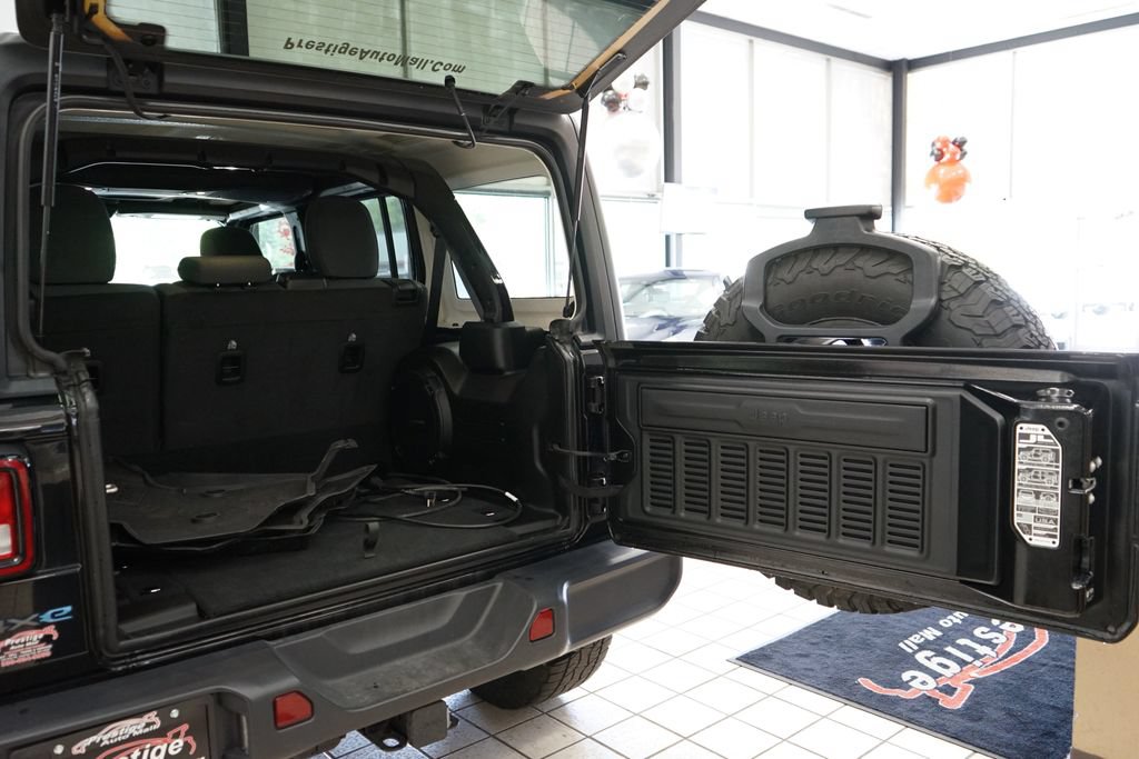 Used 2024 Jeep Wrangler Unlimited AWD/4WD image 49