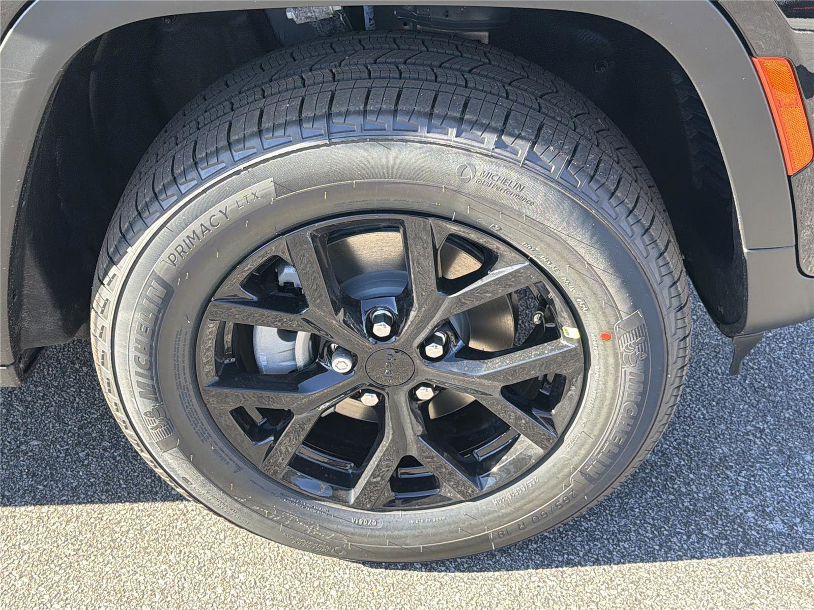 New 2025 Jeep Grand Cherokee Altitude image 14