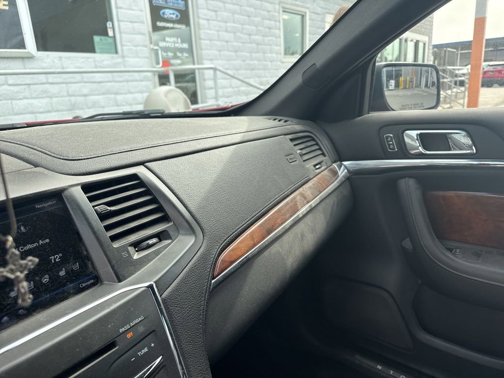 Used 2013 Lincoln MKS AWD image 7