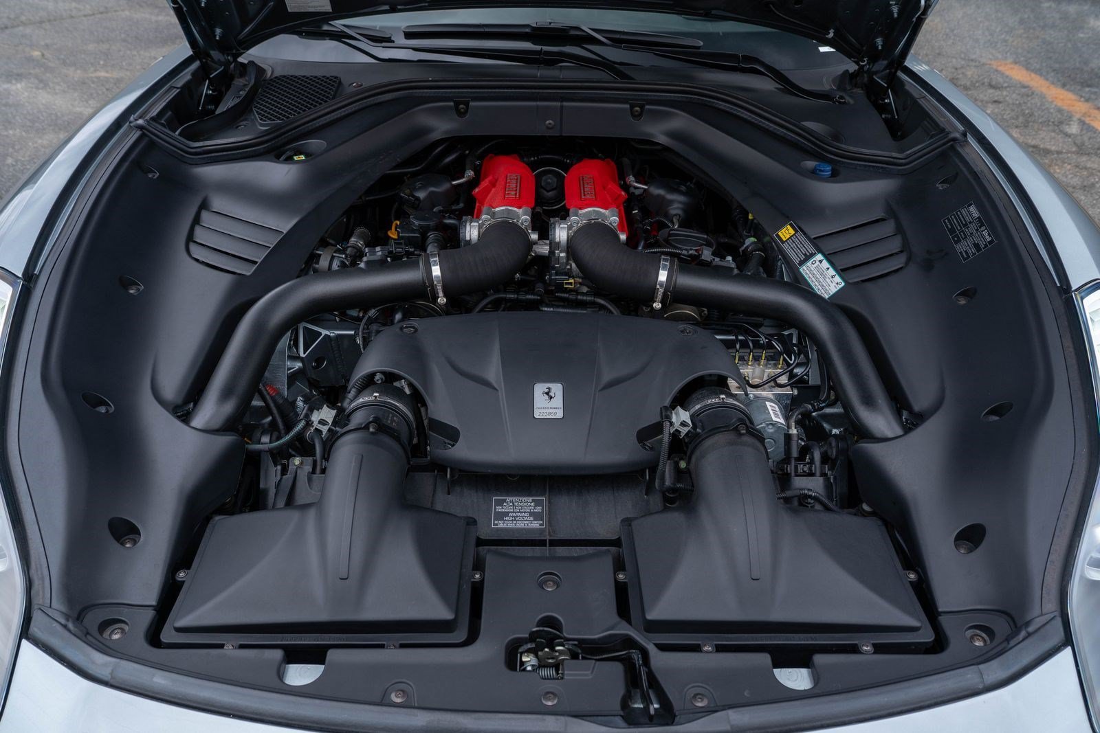 Used 2017 Ferrari California T RWD image 23