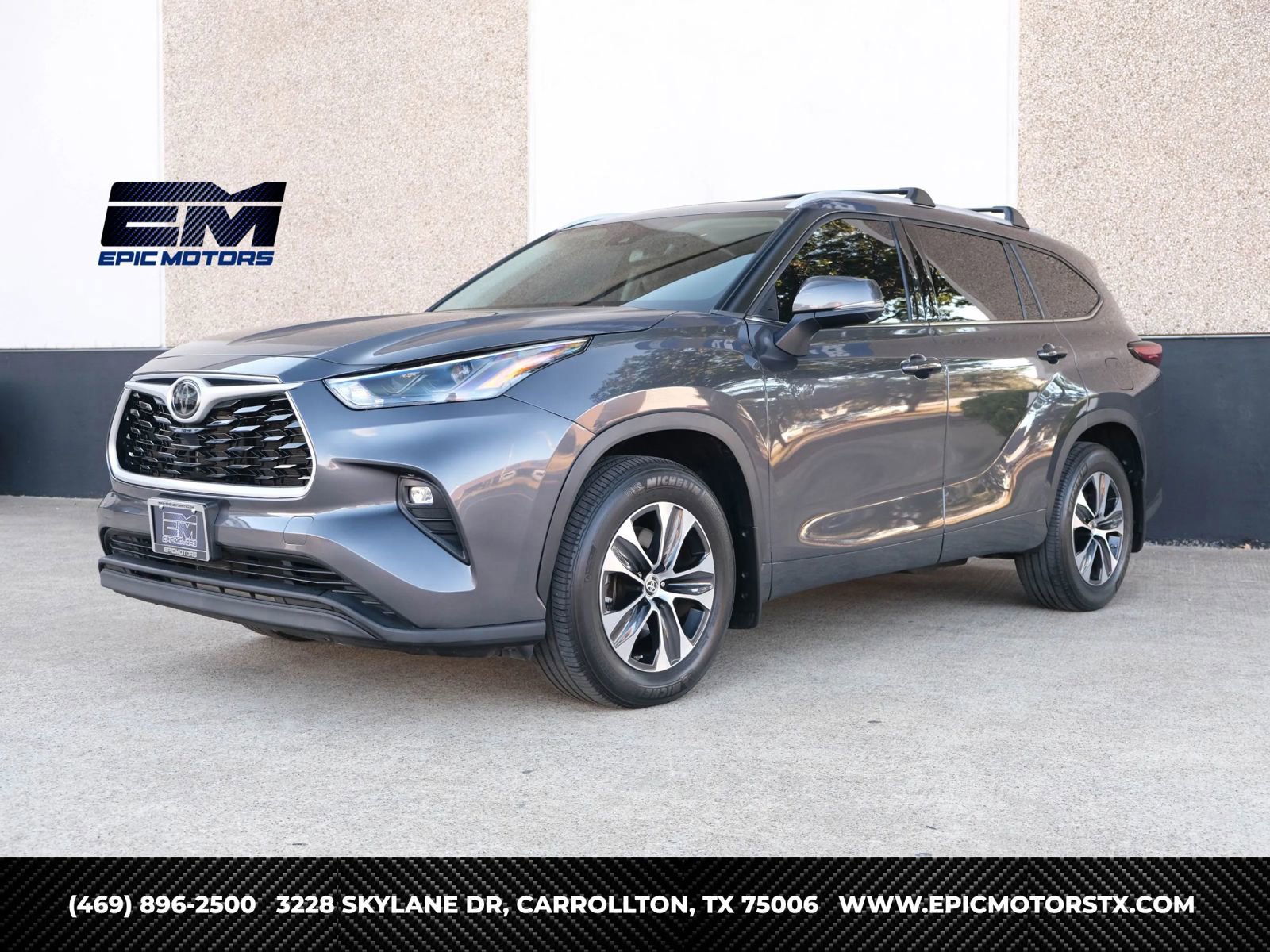 Used 2022 Toyota Highlander XLE image 1