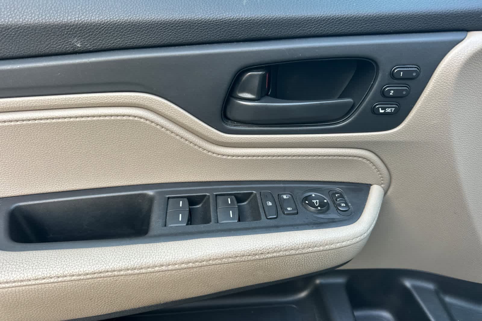 Used 2019 Honda Odyssey EX-L image 12