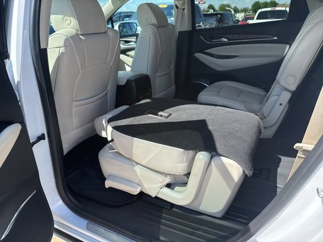 Used 2024 Buick Enclave Avenir w/ Avenir Technology Package AWD/4WD image 41