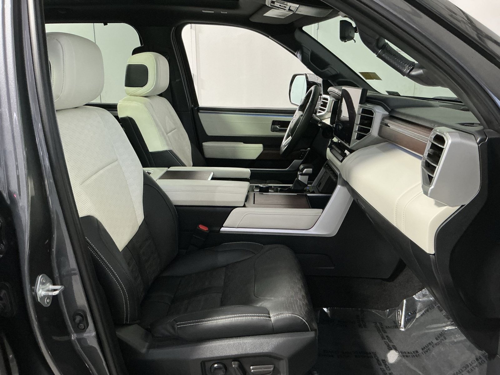 Used 2023 Toyota Tundra Capstone AWD/4WD image 27