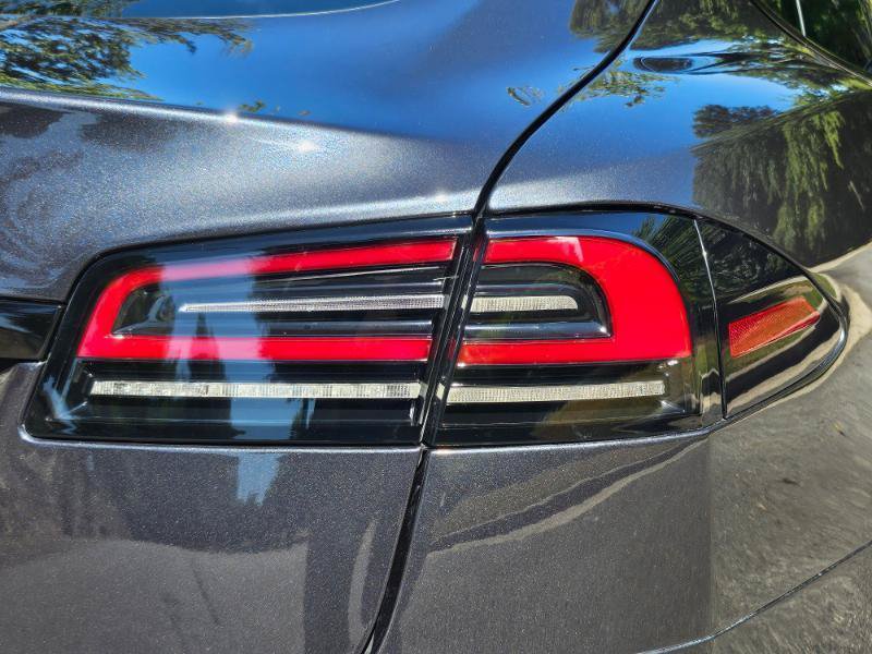 Used 2024 Tesla Model S AWD/4WD image 31