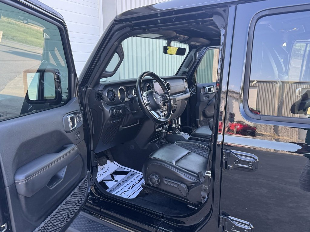 Used 2021 Jeep Wrangler Unlimited Sahara image 2