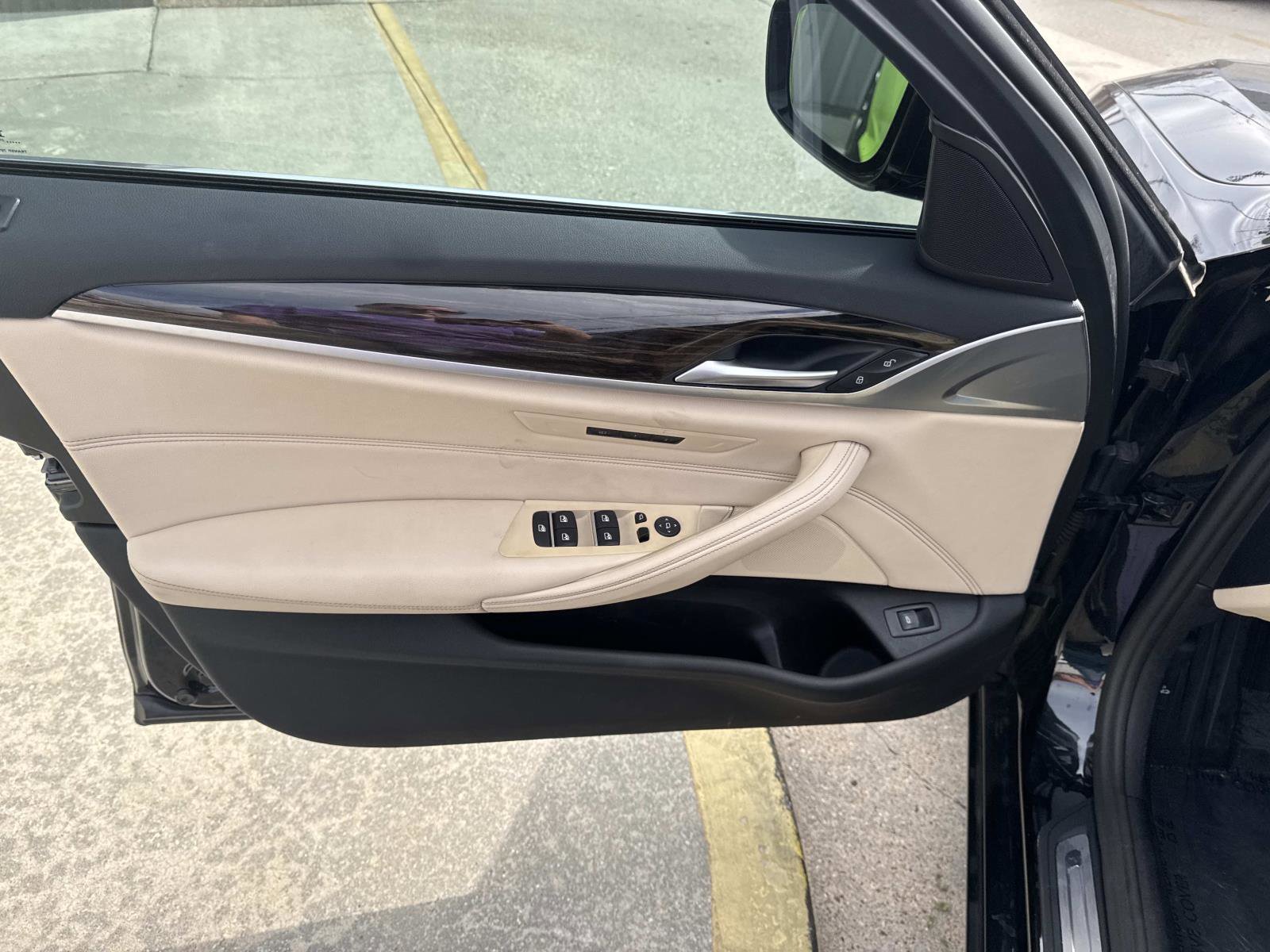 Used 2023 BMW 530i image 18