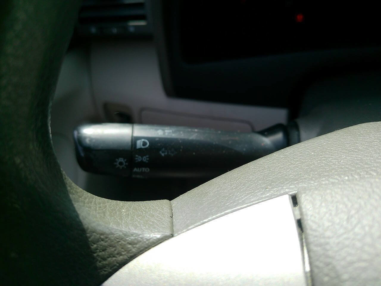 Used 2010 Toyota Camry LE FWD image 38