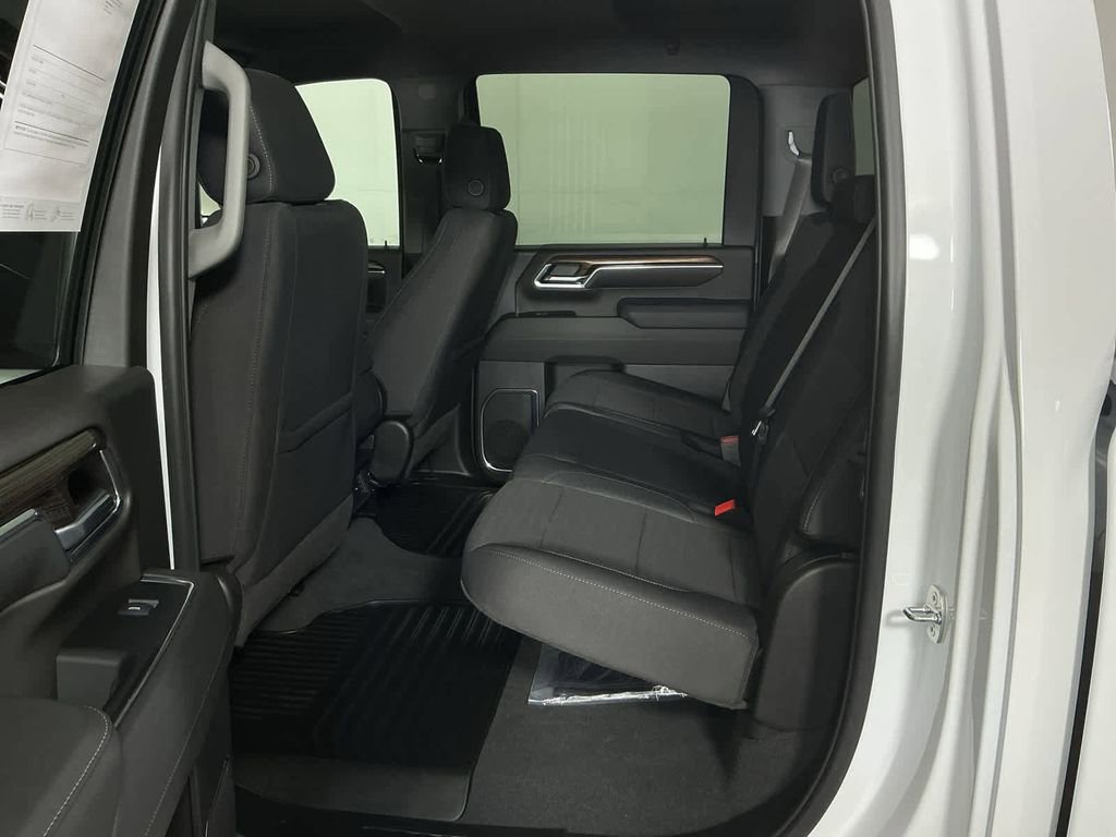 Used 2024 Chevrolet Silverado 2500 LT image 9