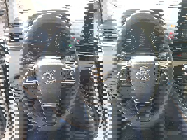 Used 2023 Toyota Sienna XLE image 15