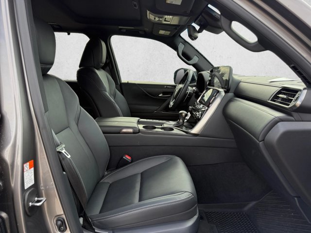 Used 2026 Lexus LX 600 4WD w/ Appearance Package image 21