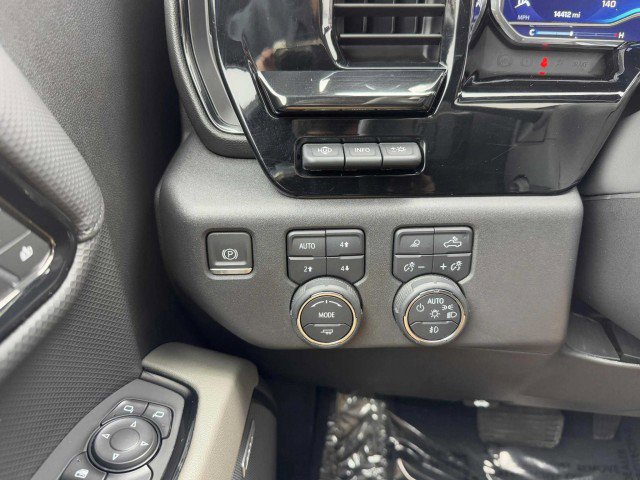Used 2024 Chevrolet Silverado 1500 ZR2 w/ Technology Package image 24