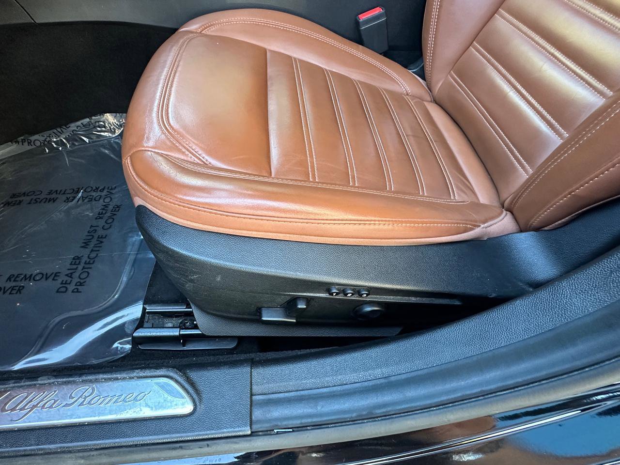 Used 2019 Alfa Romeo Giulia Ti w/ Quick Order Package 22X Lusso image 23