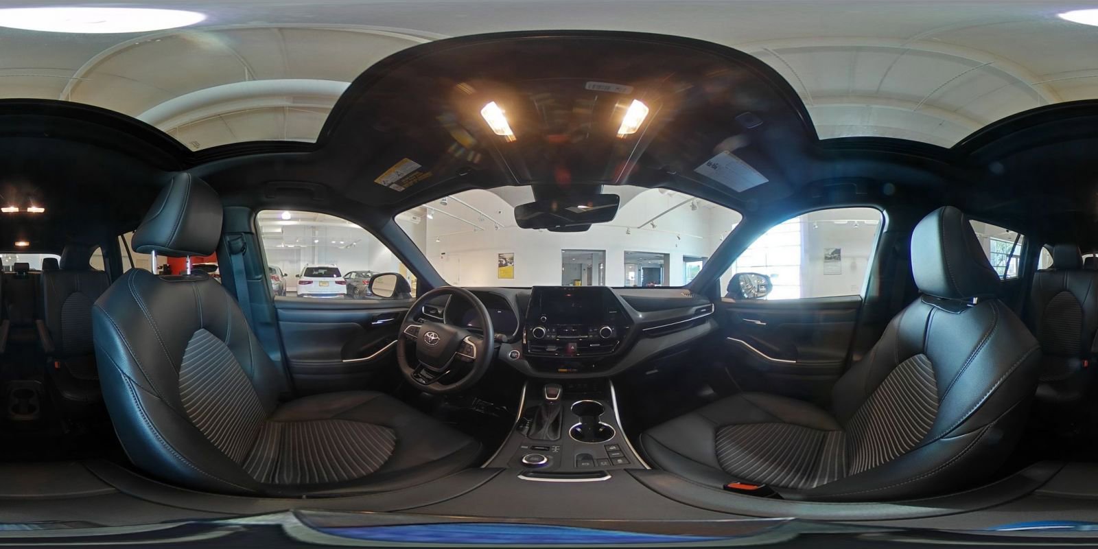 Used 2025 Toyota Highlander XSE AWD/4WD image 45