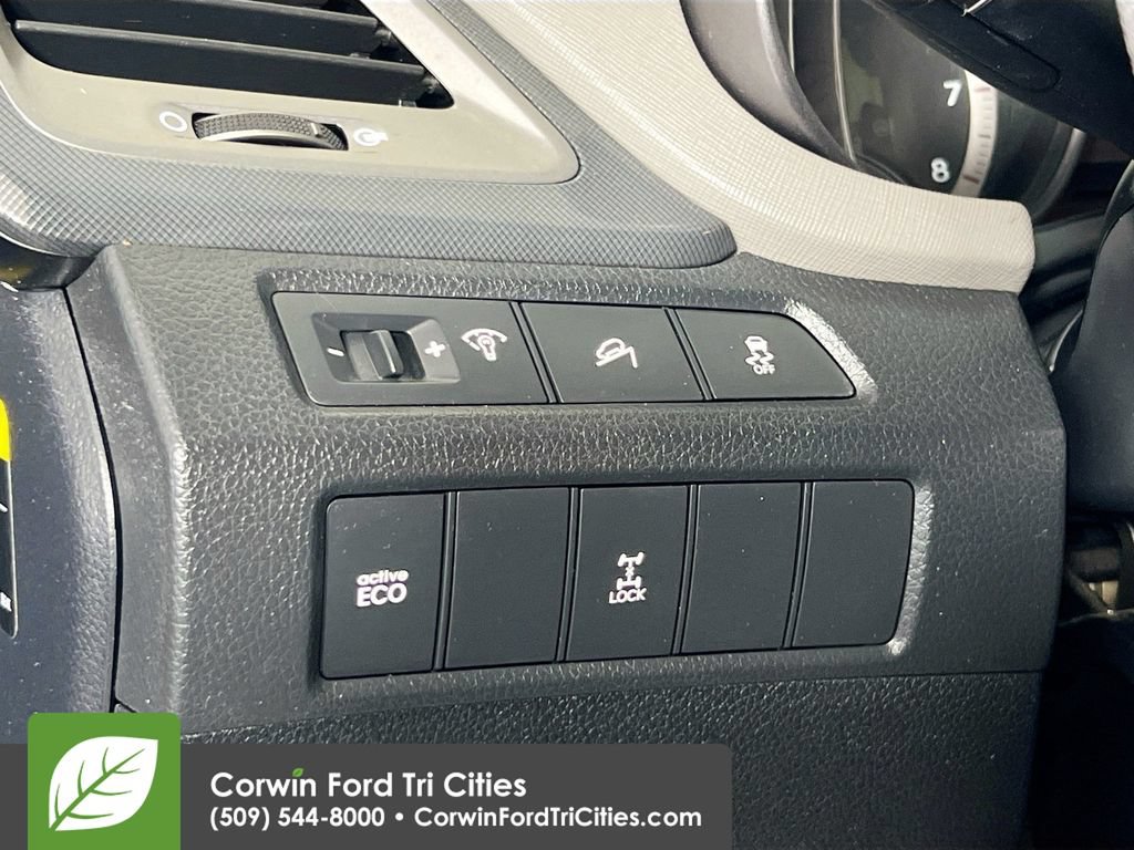 Used 2016 Hyundai Santa Fe Sport AWD/4WD image 19