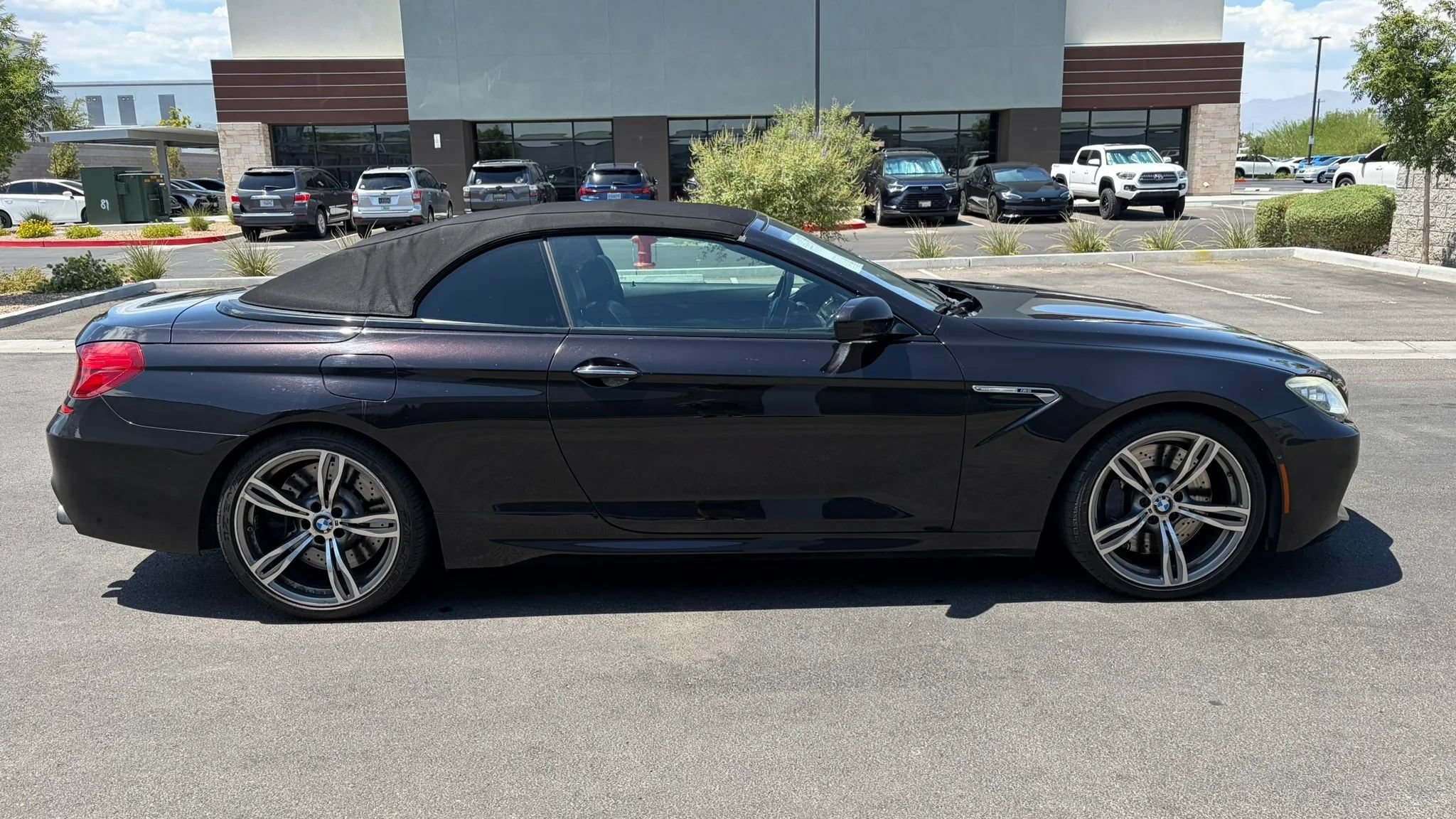 Used 2013 BMW M6 Convertible w/ Executive Pkg RWD image 6
