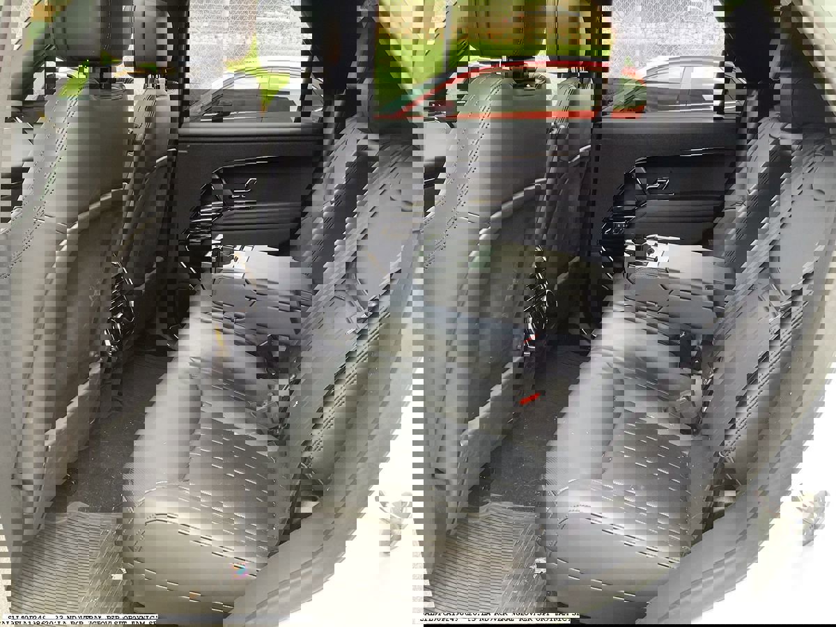 Used 2023 Land Rover Range Rover Sport SE Dynamic image 15