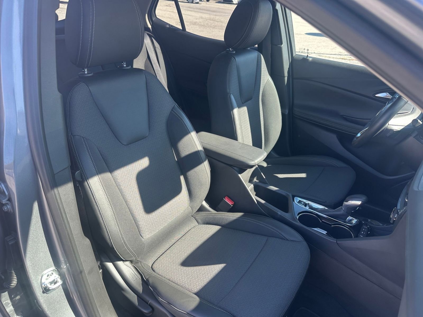 Used 2025 Buick Encore GX Preferred image 34