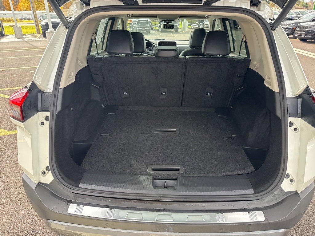 Used 2022 Nissan Rogue SL w/ SL Premium Package image 16