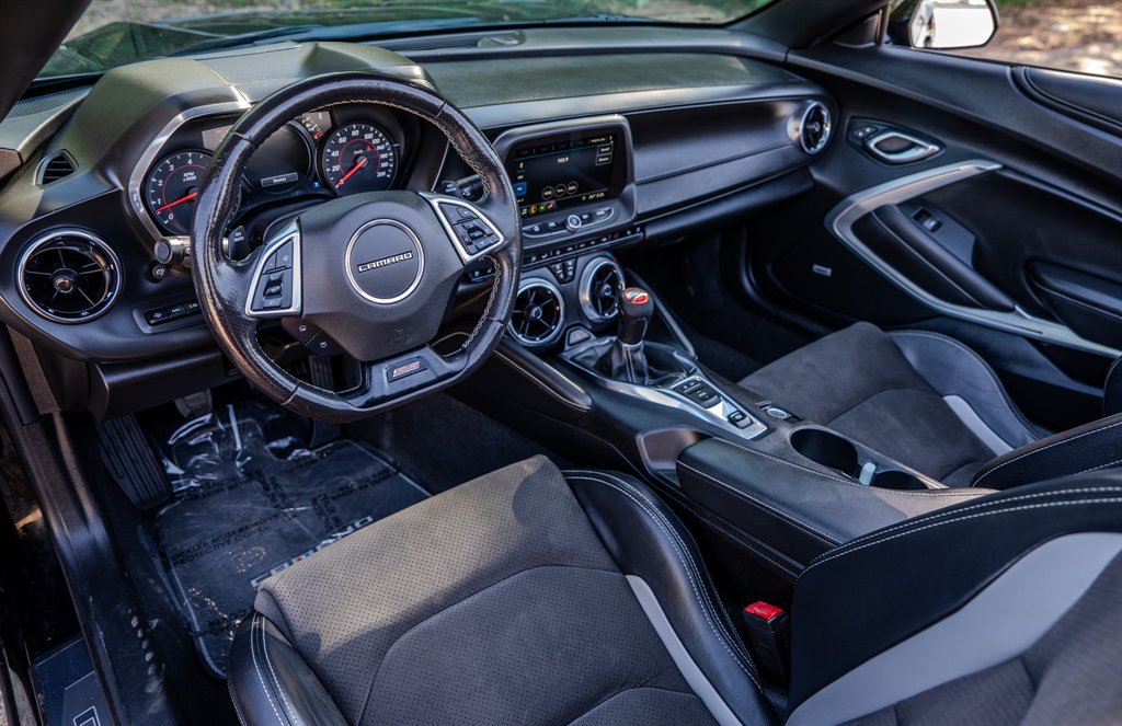 Used 2019 Chevrolet Camaro SS w/ LPO, Camaro Insignia Package RWD image 17