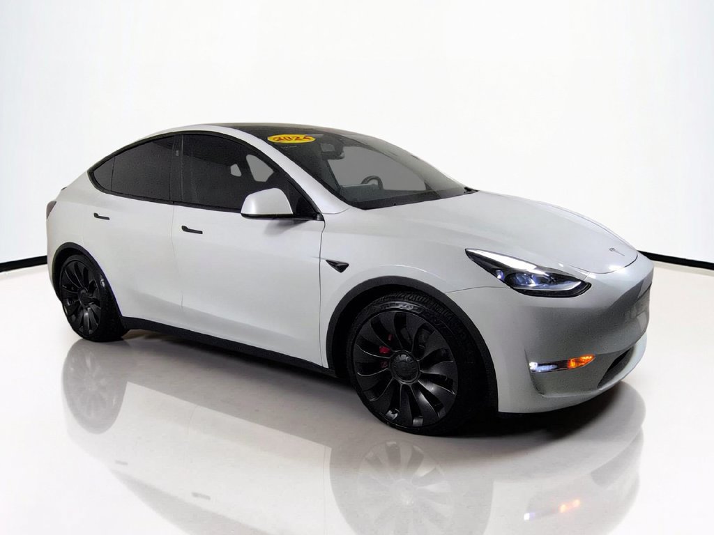 Used 2024 Tesla Model Y Performance AWD/4WD image 2