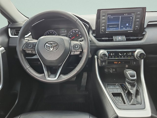Used 2022 Toyota RAV4 XLE Premium FWD image 9