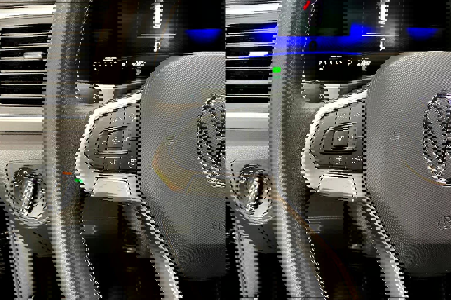 Used 2023 Volkswagen Atlas Cross Sport SE image 21