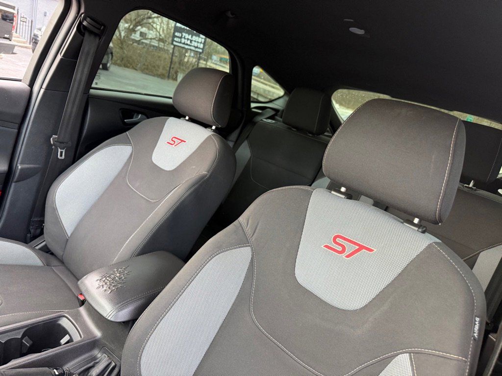 Used 2017 Ford Focus ST image 42