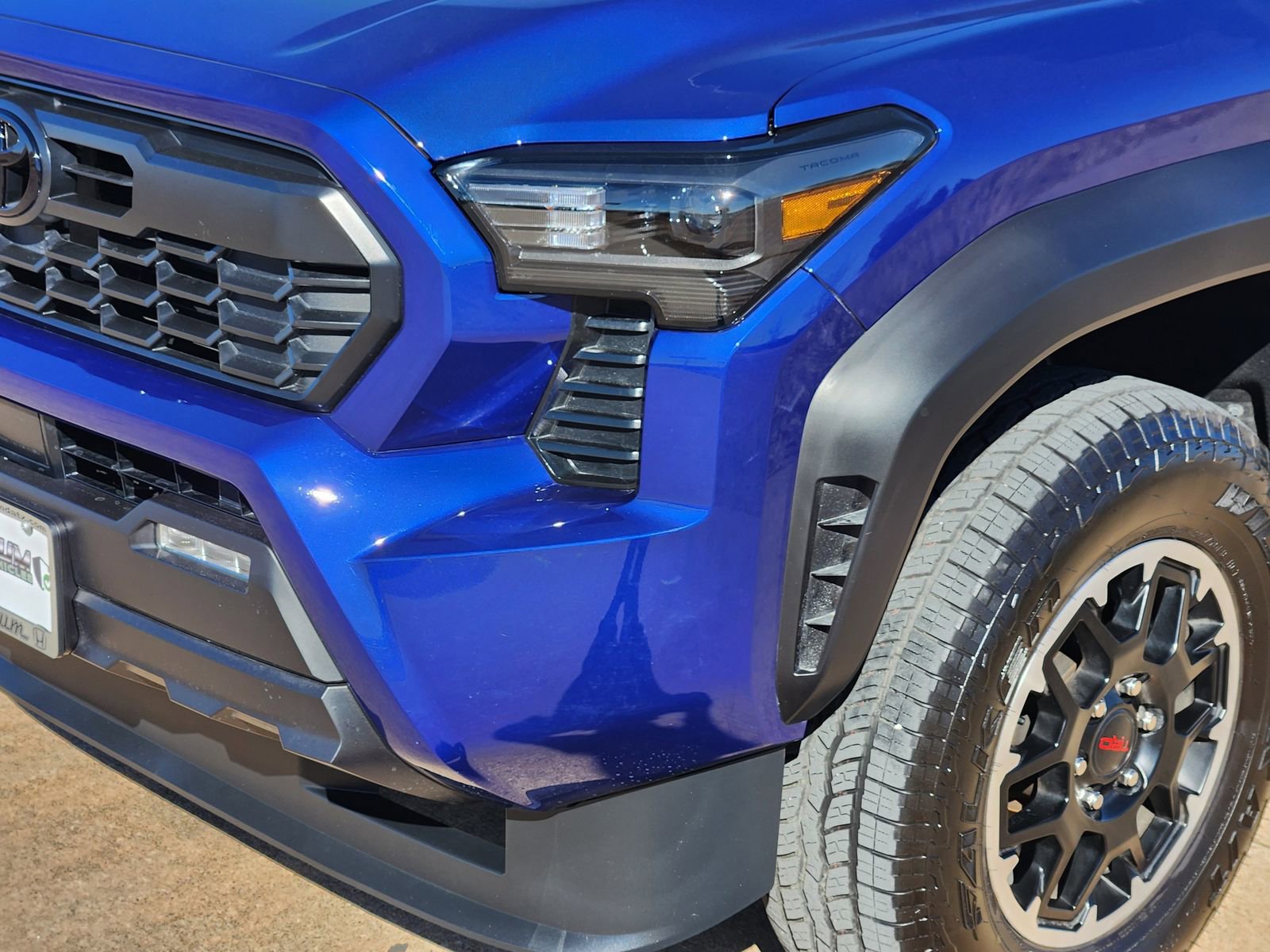 Used 2025 Toyota Tacoma TRD Off-Road image 9