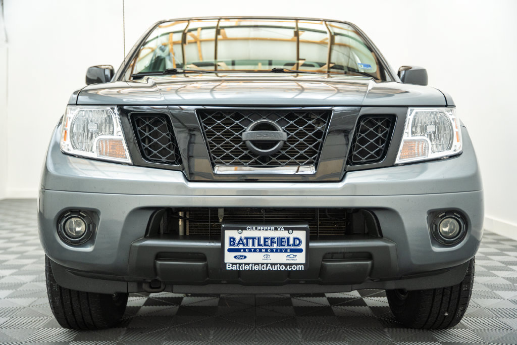 Used 2020 Nissan Frontier SV w/ Midnight Edition Floor Mats AWD/4WD image 2