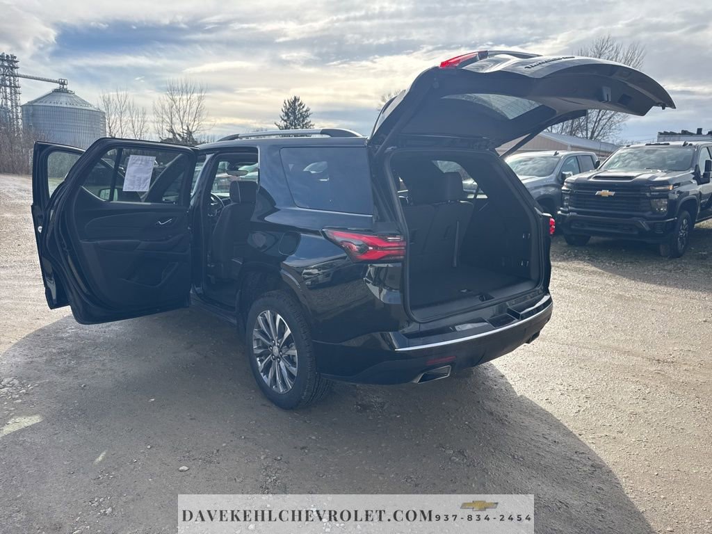 Used 2023 Chevrolet Traverse Premier image 52